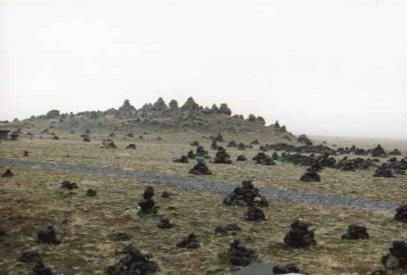 Steinwarten auf dem Laufsk&aacute;lavarda