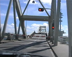 Zugbr&uuml;cke